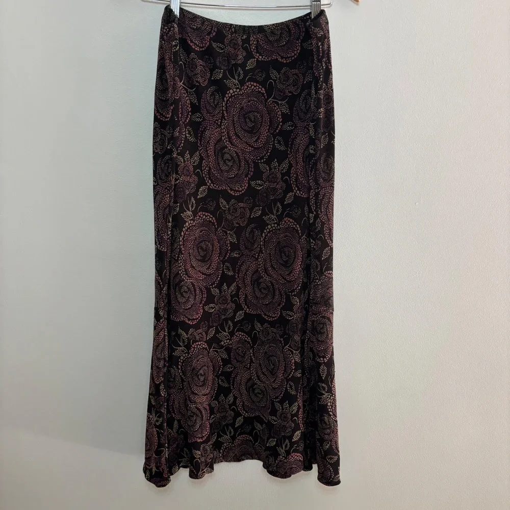 VTG Choices Floral Trumpet Hem Skirt Womens Med Whimsigoth Black Witchy Roses